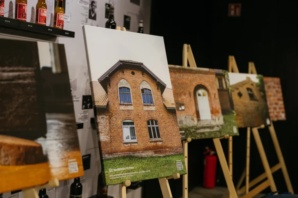 raudona plyta istoriku R Petrausko ir V Rakucio diskusija 008