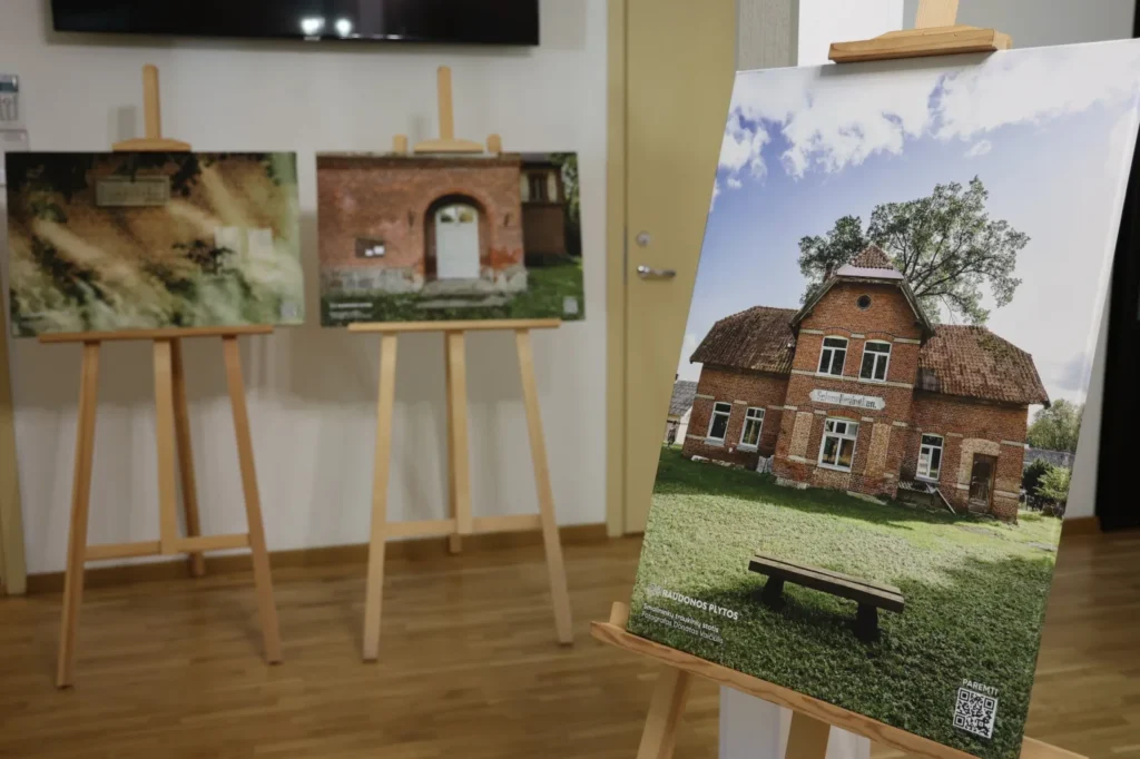 paroda raudonos plytos palangoje 004