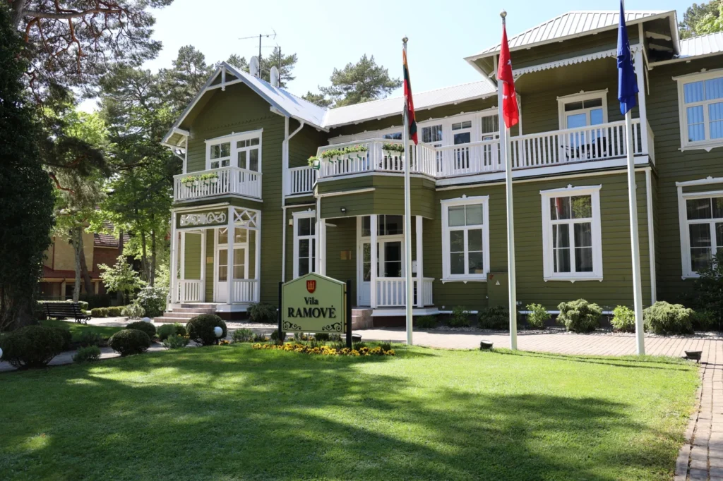 paroda raudonos plytos palangoje 006