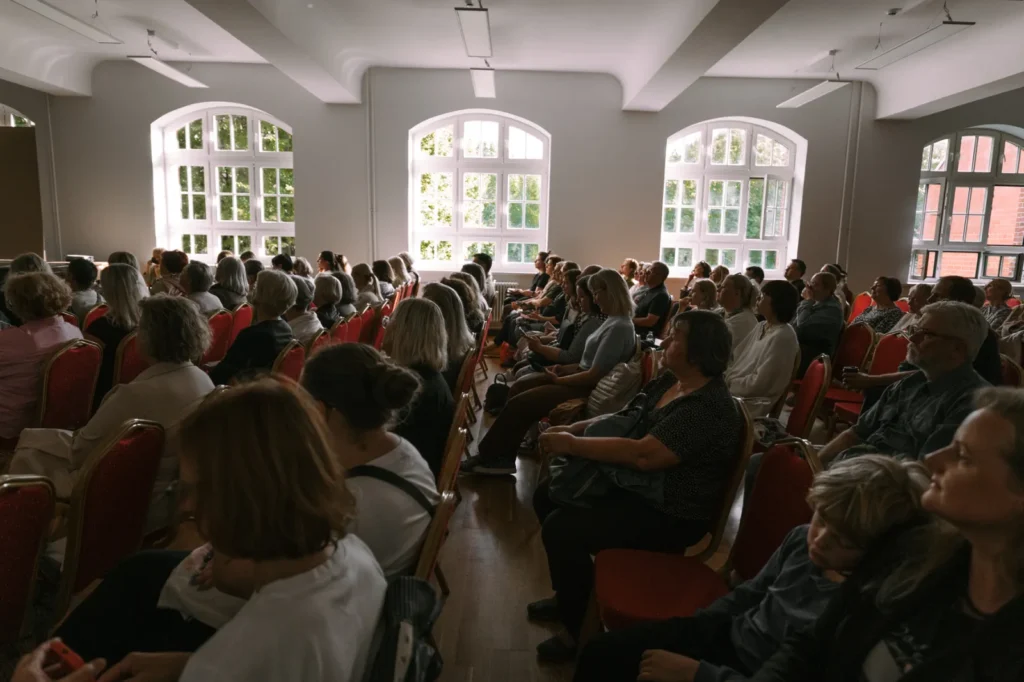 paskaita ka kalba raudonu plytu pastatai 018