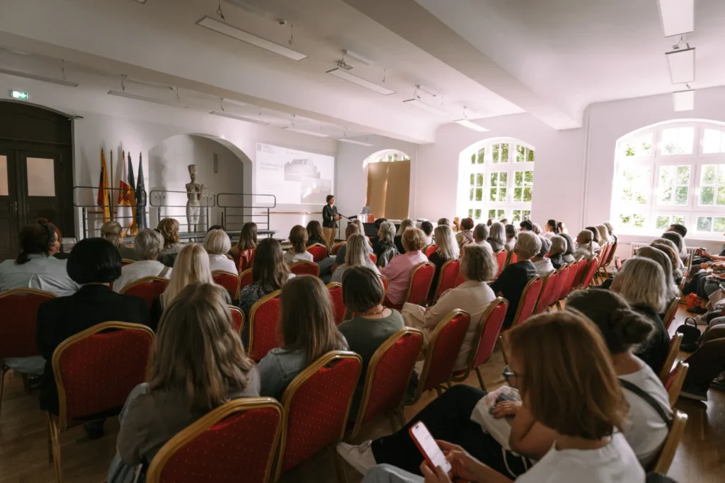 paskaita ka kalba raudonu plytu pastatai 019