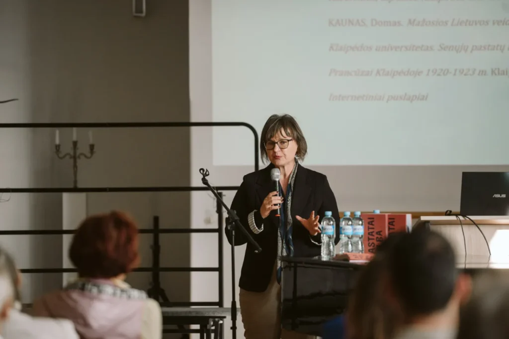 paskaita ka kalba raudonu plytu pastatai 021