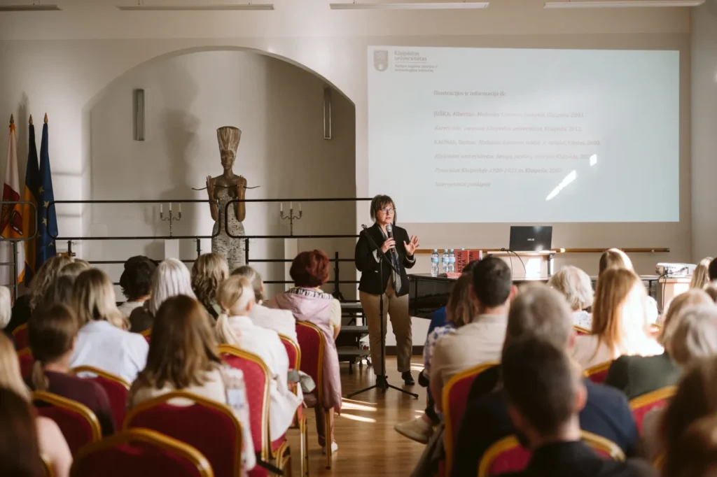 paskaita ka kalba raudonu plytu pastatai 022