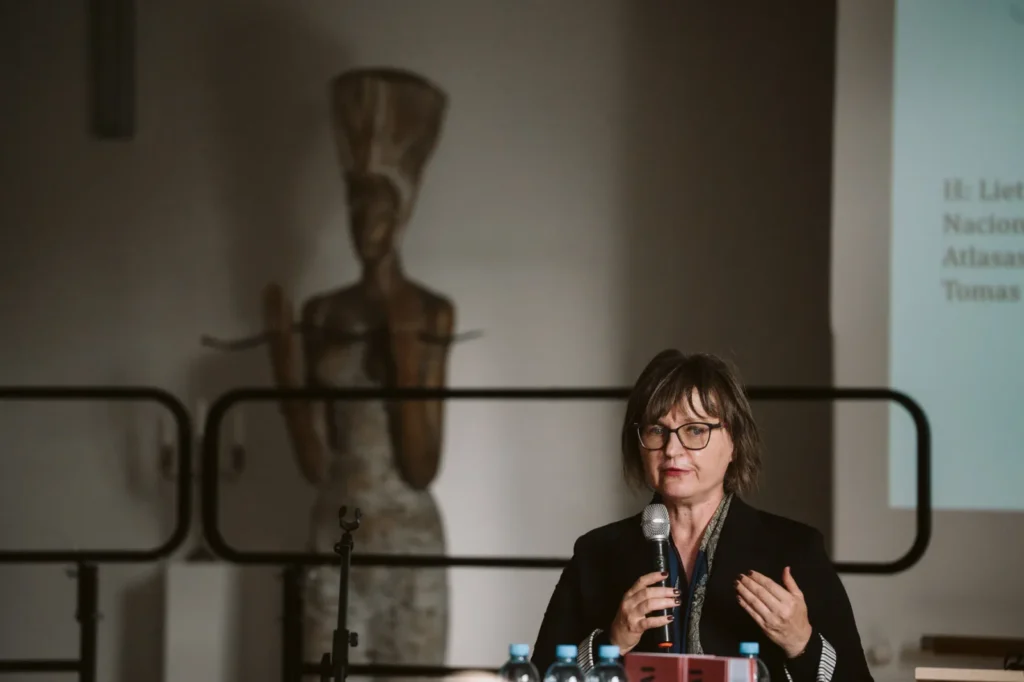 paskaita ka kalba raudonu plytu pastatai 023