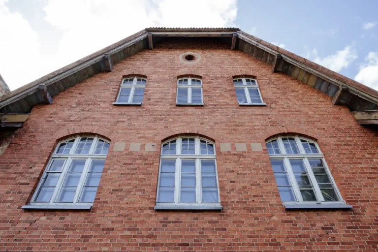 Raudonos plytos Šilutėje: paroda, kuri kalba apie nutylėtą Klaipėdos krašto istoriją