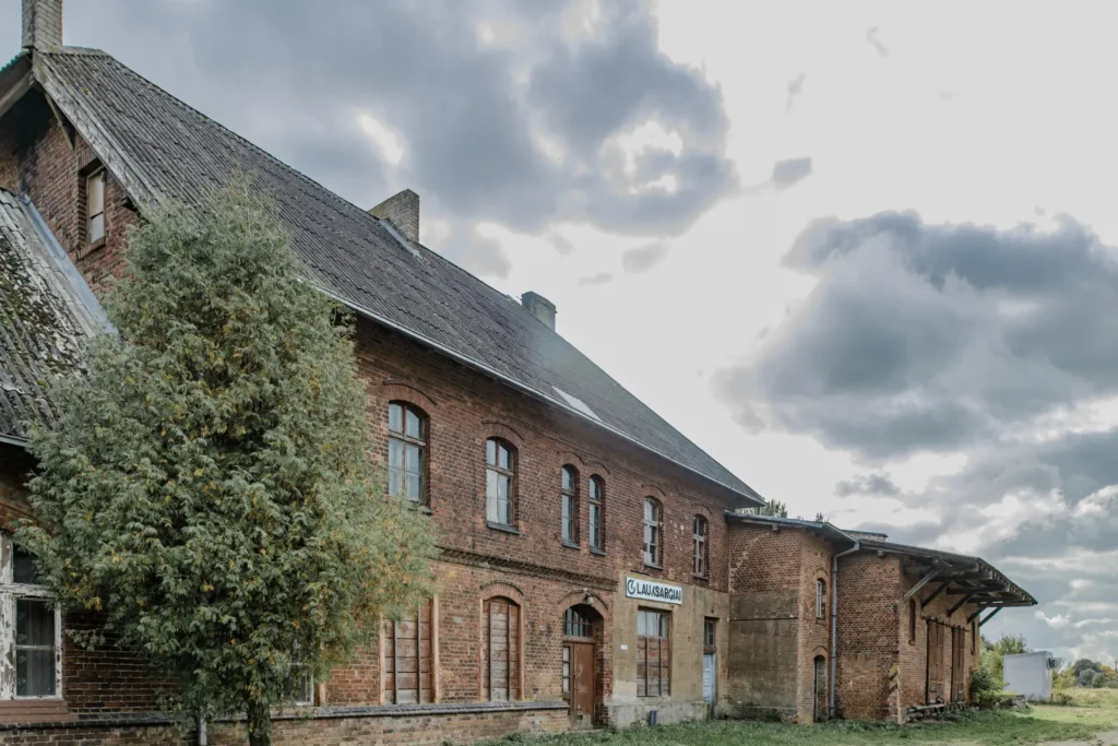 raudonos plytos lauksargiu gelezinkelio stotis v setkauske 001