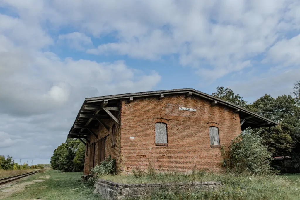 raudonos plytos lauksargiu gelezinkelio stotis v setkauske 005