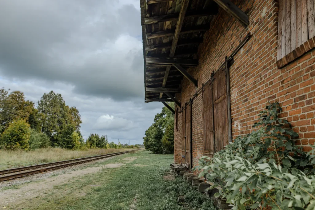 raudonos plytos lauksargiu gelezinkelio stotis v setkauske 008