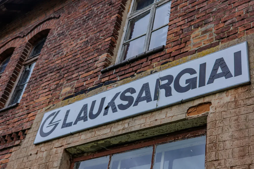 raudonos plytos lauksargiu gelezinkelio stotis v setkauske 010